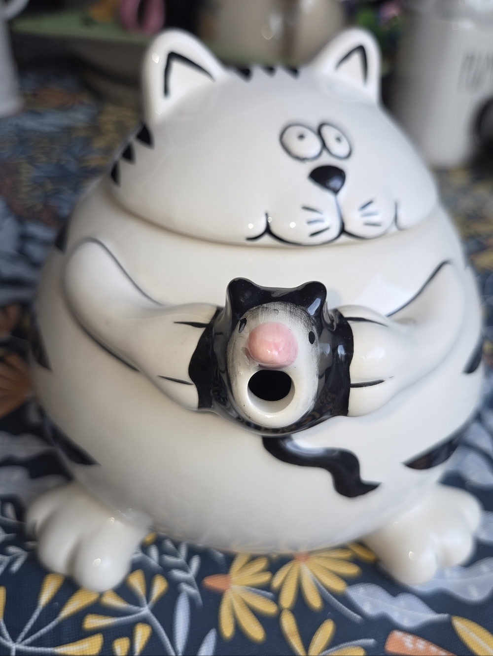 Vintage 1990s  Pier 1 White Ceramic Cat And Mouse Tea Pot (Collector Item)